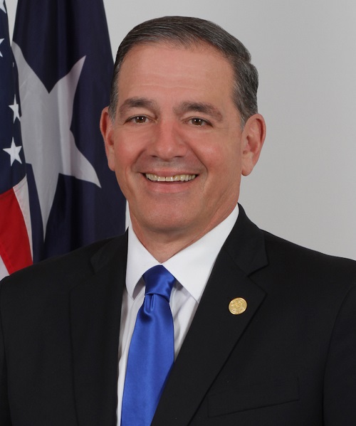 Henry Neumann Zayas